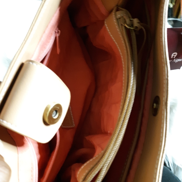 NWT Etienne Aigner handbag - Picture 8 of 8